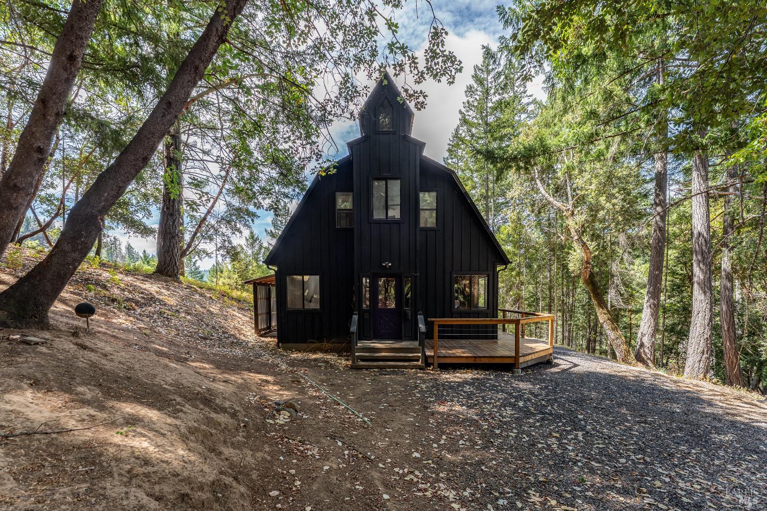 Detail Gallery Image 1 of 46 For 6001 Red Tail Way, Ukiah,  CA 95482 - 2 Beds | 1 Baths