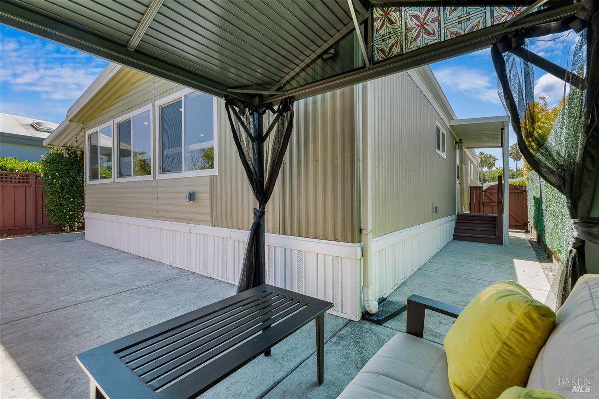 Detail Gallery Image 32 of 35 For 318 Rustic Ln, Rohnert Park,  CA 94928 - 2 Beds | 2 Baths