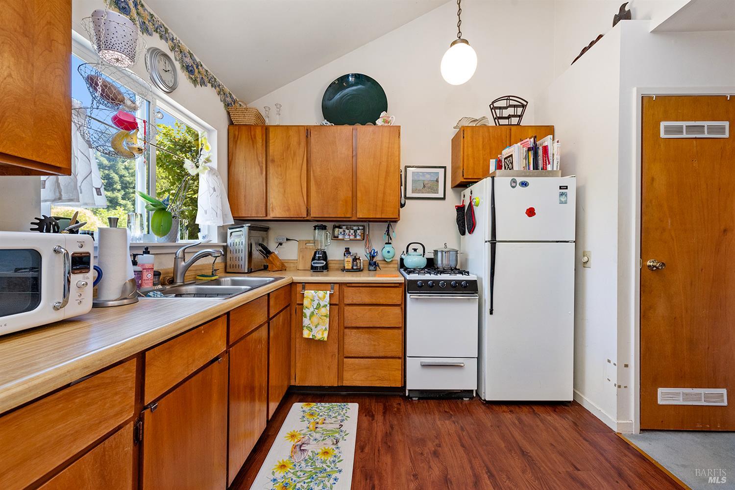 Detail Gallery Image 29 of 48 For 351 N Ferndale Ave, Mill Valley,  CA 94941 - 1 Beds | 1 Baths