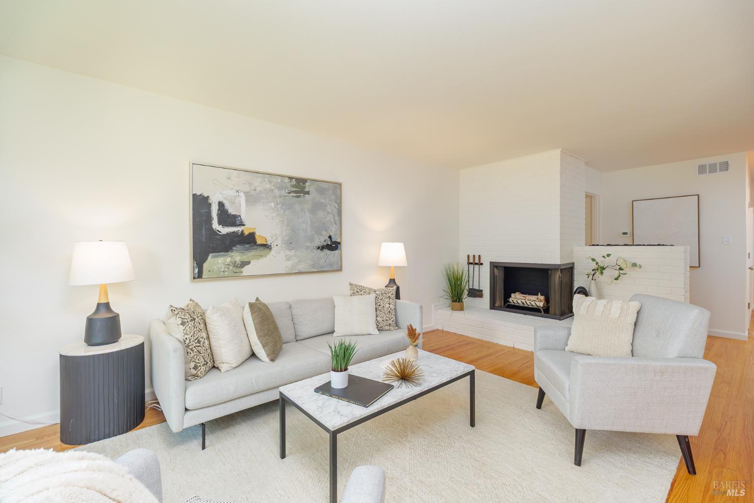 Detail Gallery Image 7 of 38 For 160 Golden Hind Psge, Corte Madera,  CA 94925 - 3 Beds | 2 Baths