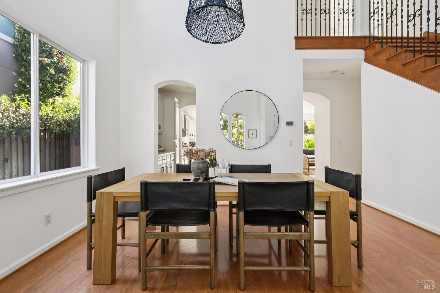 Detail Gallery Image 9 of 52 For 24 Sunny Cove Dr, Novato,  CA 94949 - 5 Beds | 3/1 Baths