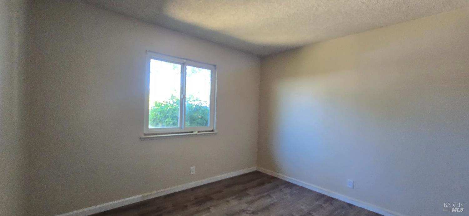 Detail Gallery Image 10 of 13 For 1296 Balsam Way, Vacaville,  CA 95687 - 3 Beds | 1 Baths
