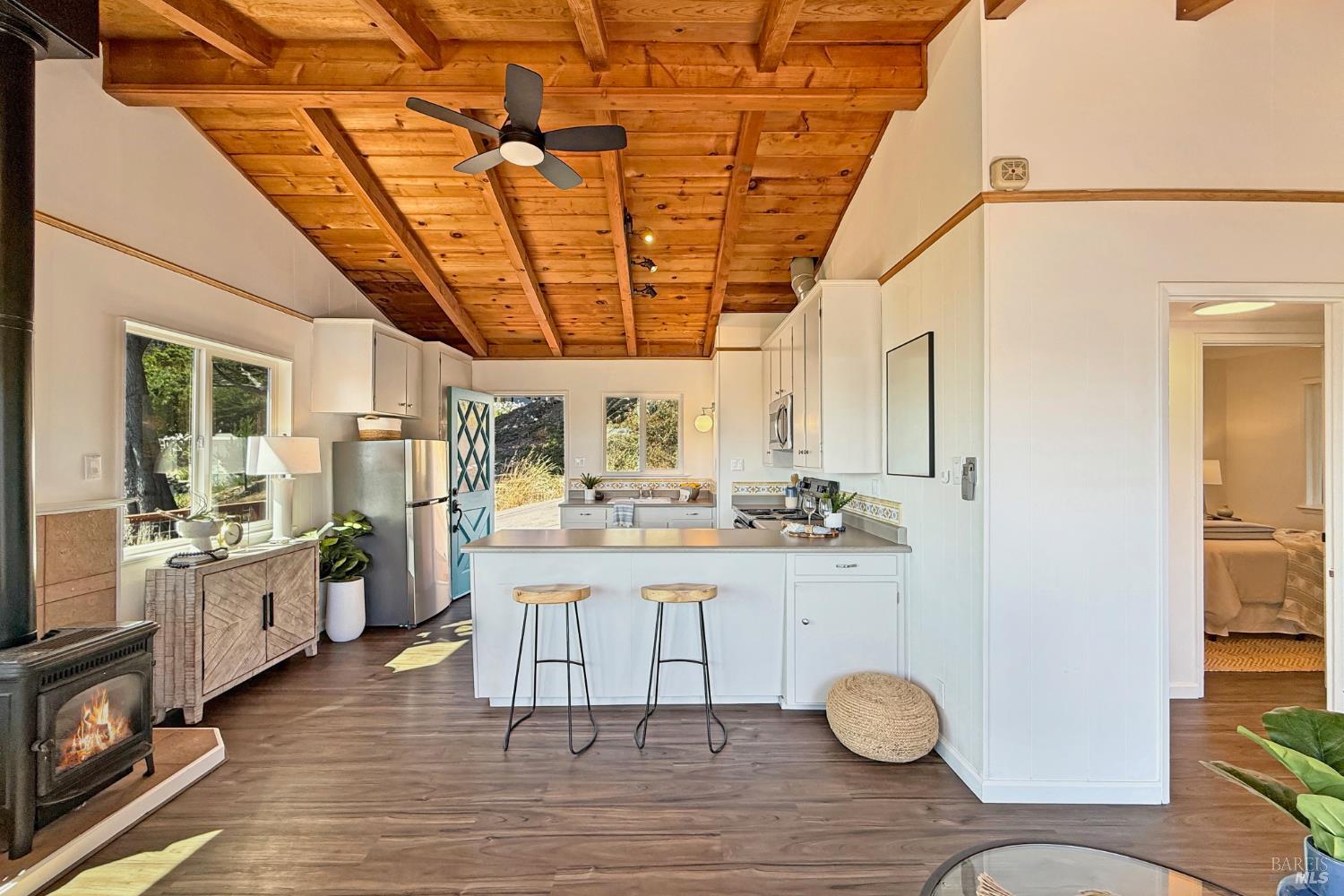 Detail Gallery Image 13 of 61 For 10701 Hereford Dr, Jenner,  CA 95450 - 2 Beds | 1 Baths