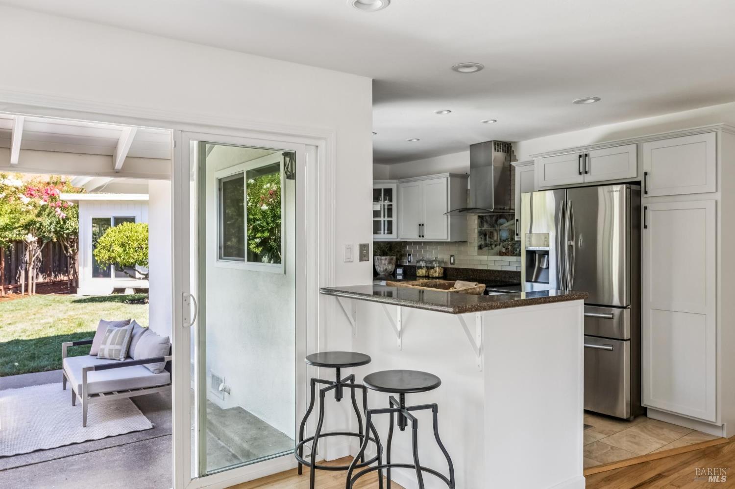 Detail Gallery Image 13 of 46 For 296 Elvia Ct, San Rafael,  CA 94903 - 3 Beds | 2 Baths