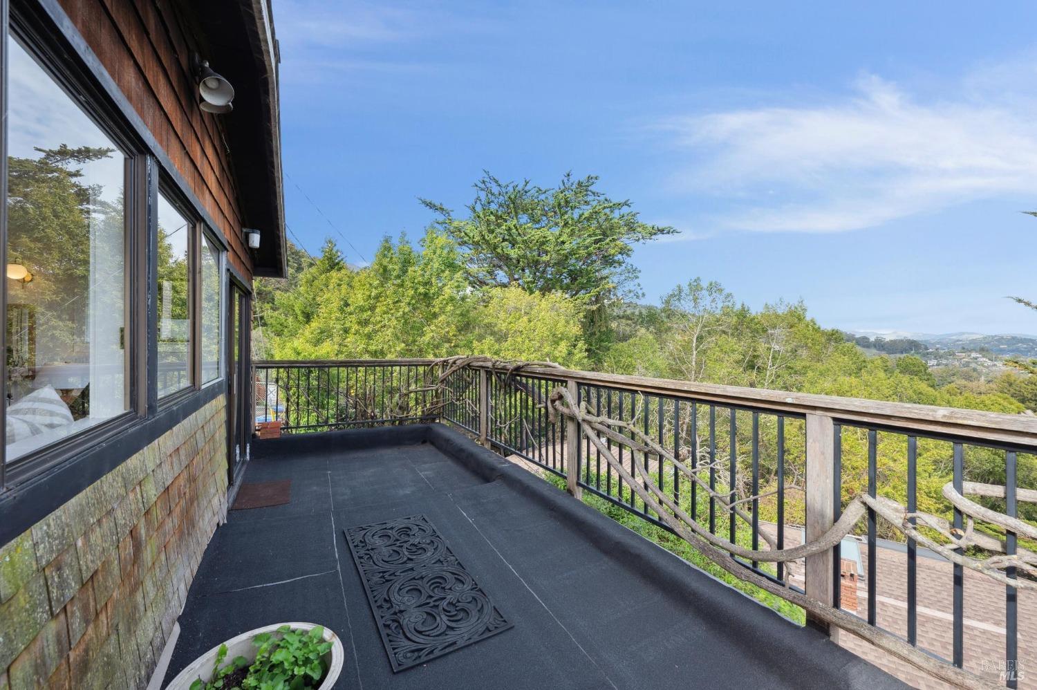 Detail Gallery Image 28 of 70 For 112 Edison Ave, Corte Madera,  CA 94925 - 5 Beds | 3 Baths