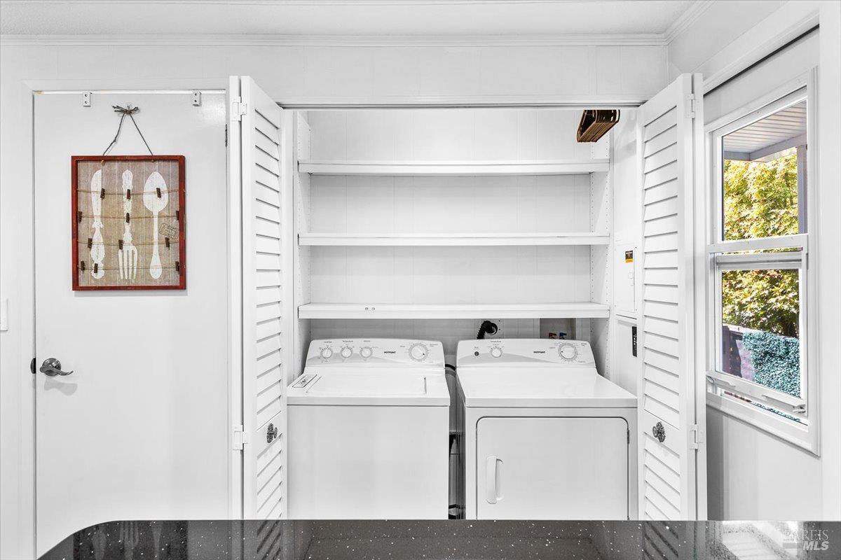 Detail Gallery Image 16 of 35 For 318 Rustic Ln, Rohnert Park,  CA 94928 - 2 Beds | 2 Baths