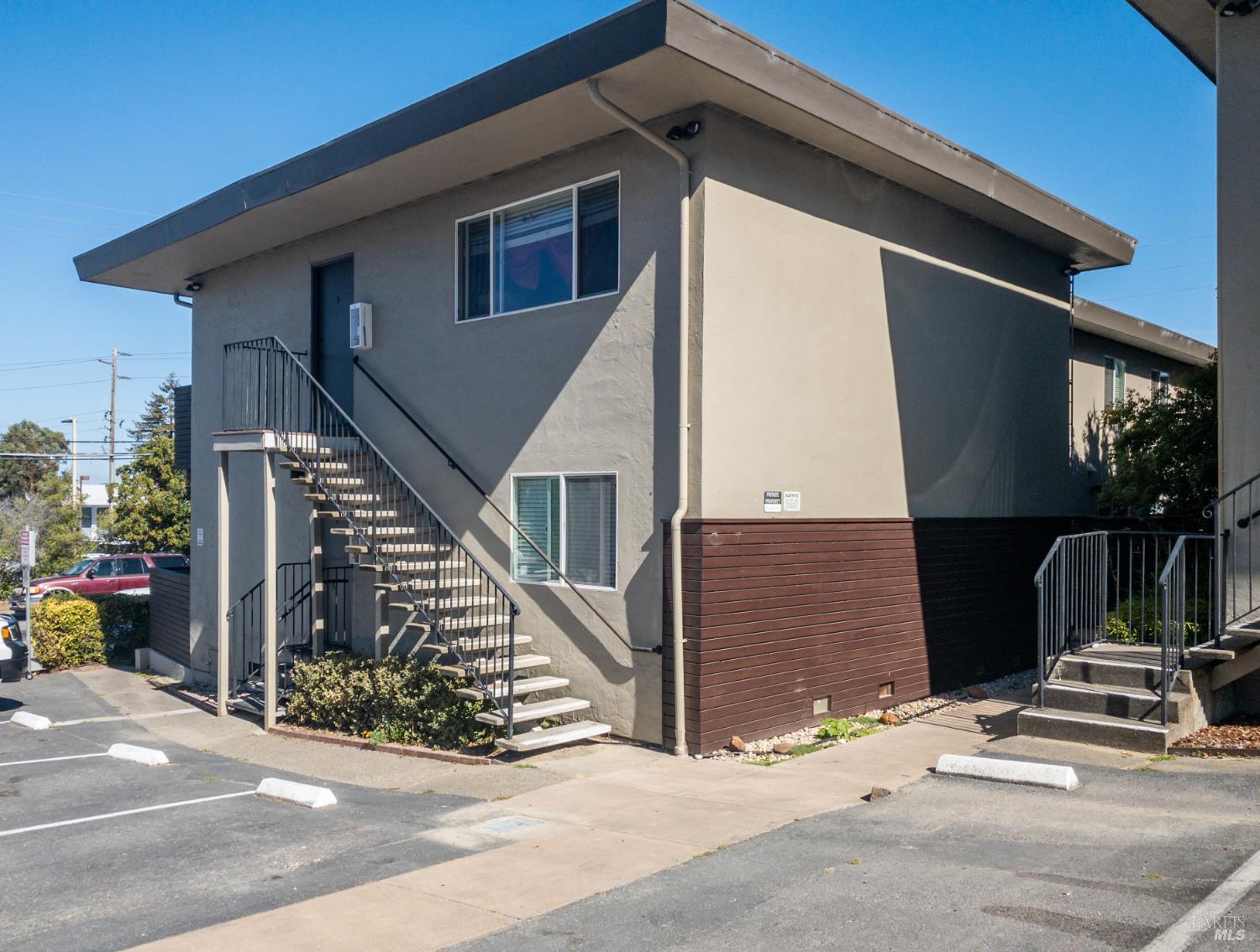Detail Gallery Image 6 of 12 For 801 Meadowsweet Dr, Corte Madera,  CA 94925 - – Beds | – Baths