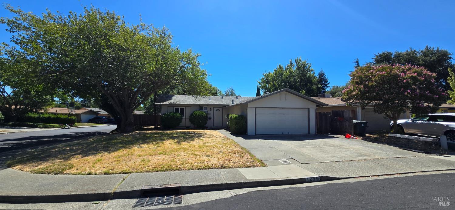 Detail Gallery Image 1 of 13 For 1296 Balsam Way, Vacaville,  CA 95687 - 3 Beds | 1 Baths
