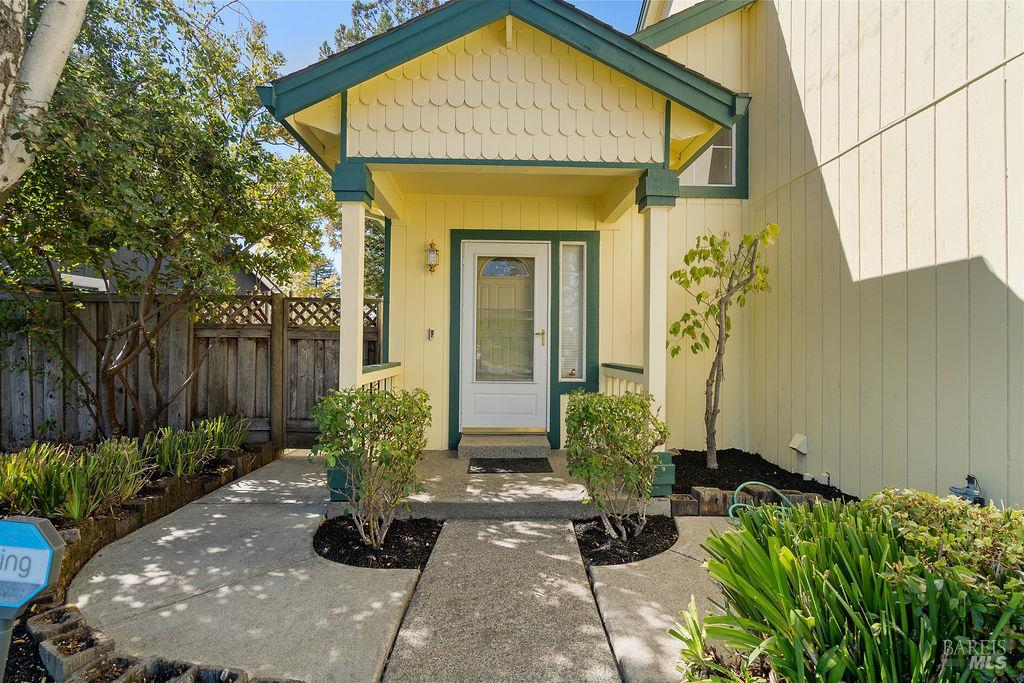 Detail Gallery Image 3 of 34 For 201 James River Rd, Vallejo,  CA 94591 - 3 Beds | 2/1 Baths