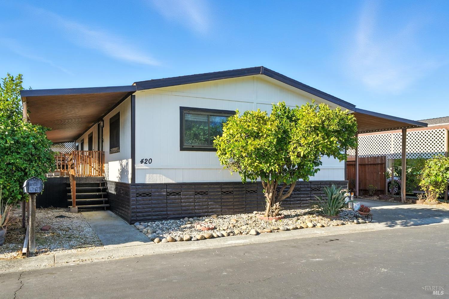 Detail Gallery Image 2 of 27 For 420 Sandstone Dr, Vallejo,  CA 94589 - 3 Beds | 2 Baths