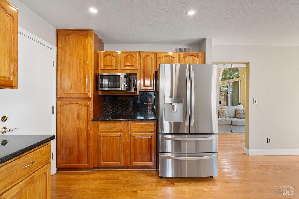 Detail Gallery Image 13 of 34 For 201 James River Rd, Vallejo,  CA 94591 - 3 Beds | 2/1 Baths