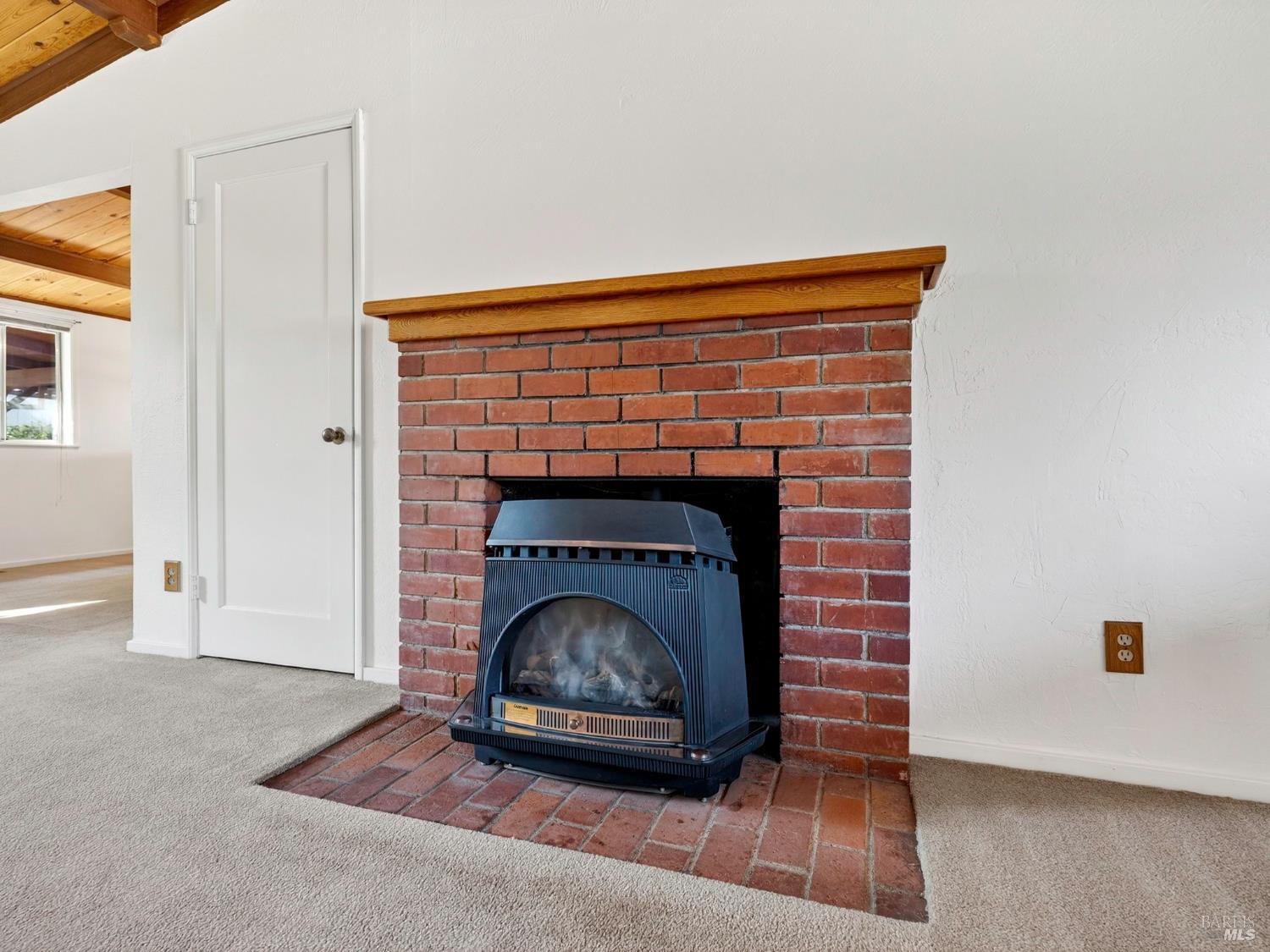 Detail Gallery Image 5 of 40 For 810 Mendocino Dr, Ukiah,  CA 95482 - 4 Beds | 2 Baths
