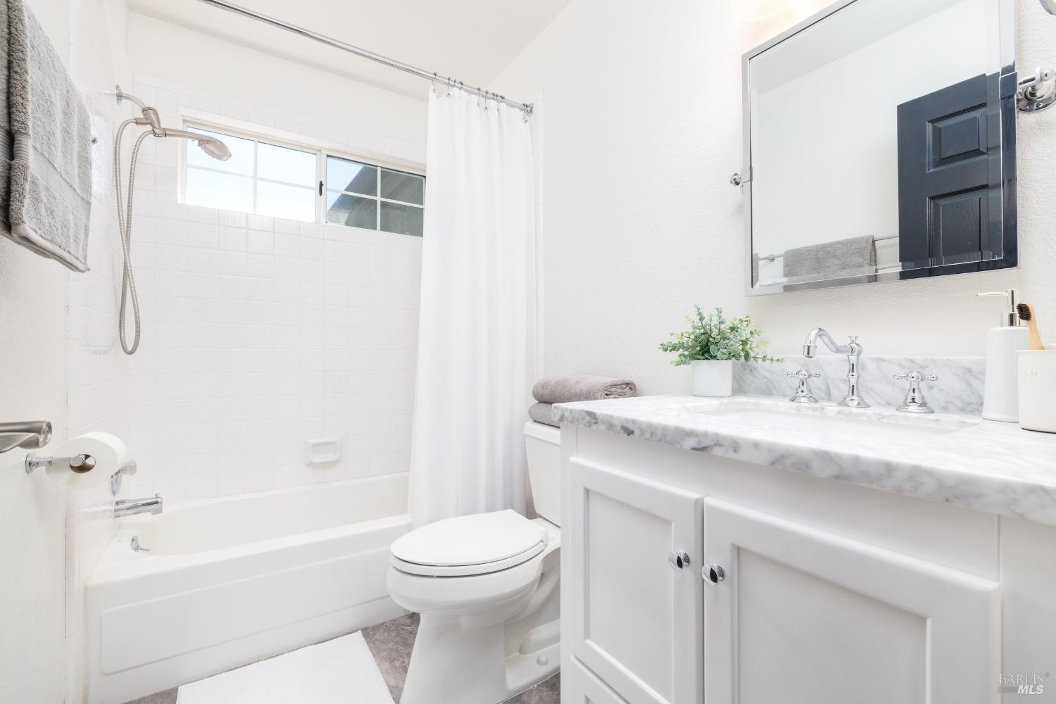 Detail Gallery Image 29 of 36 For 4713 Circle B Pl, Santa Rosa,  CA 95405 - 4 Beds | 3/1 Baths
