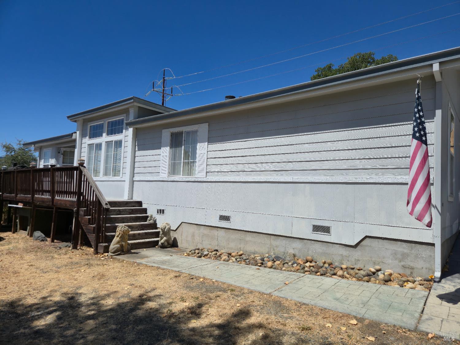 Detail Gallery Image 3 of 32 For 2110 Fern Canyon Rd, Ukiah,  CA 95482 - 3 Beds | 2 Baths