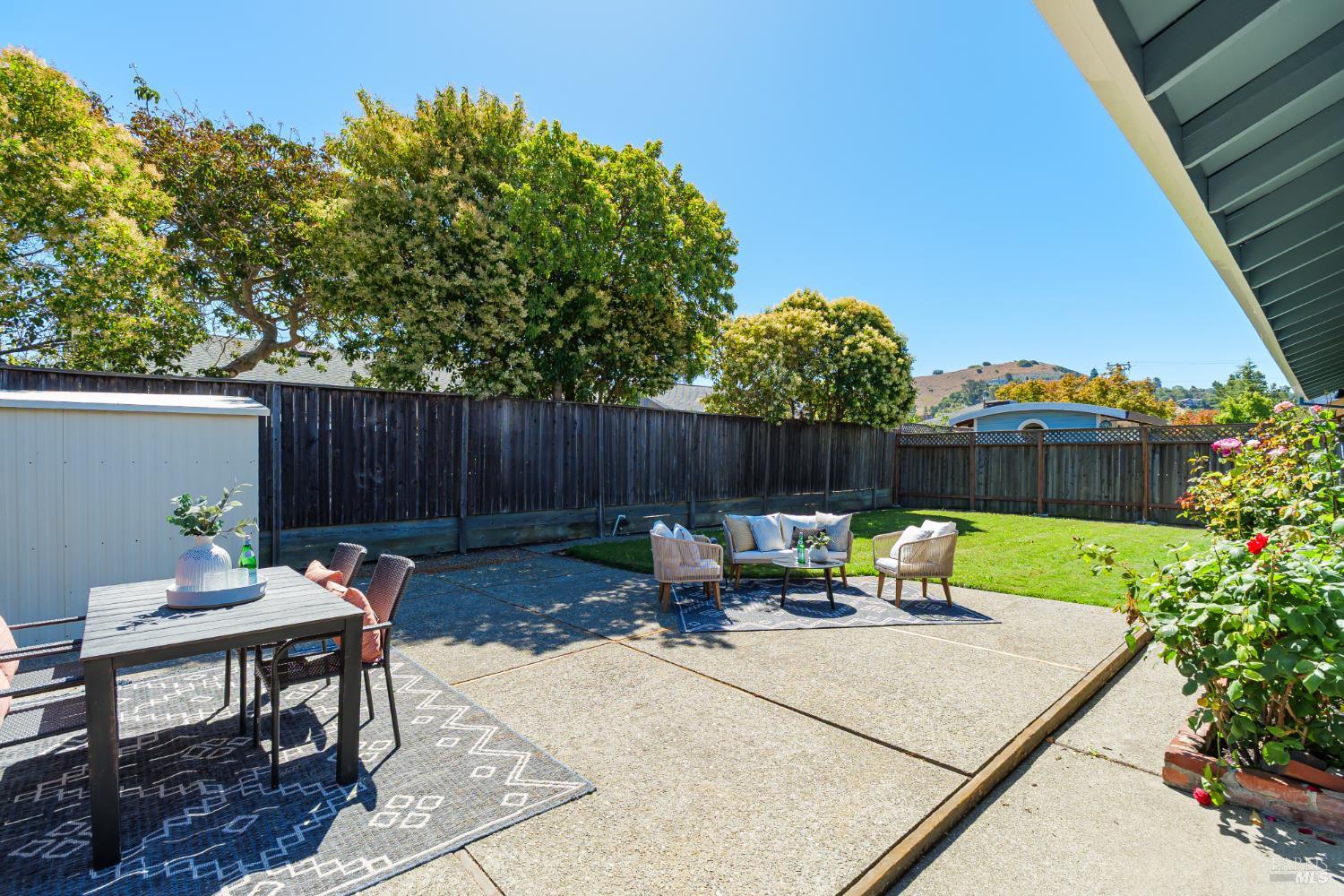 Detail Gallery Image 25 of 38 For 160 Golden Hind Psge, Corte Madera,  CA 94925 - 3 Beds | 2 Baths