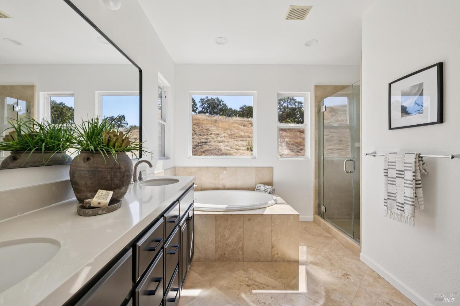 Detail Gallery Image 29 of 52 For 24 Sunny Cove Dr, Novato,  CA 94949 - 5 Beds | 3/1 Baths
