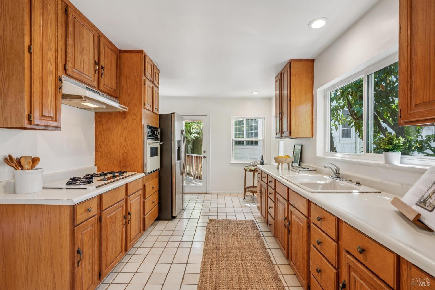 Detail Gallery Image 13 of 38 For 224 Elm Ave, Mill Valley,  CA 94941 - 2 Beds | 1 Baths
