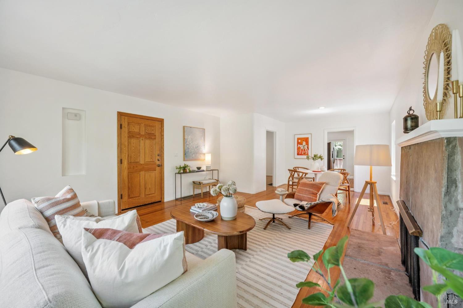 Detail Gallery Image 9 of 38 For 224 Elm Ave, Mill Valley,  CA 94941 - 2 Beds | 1 Baths