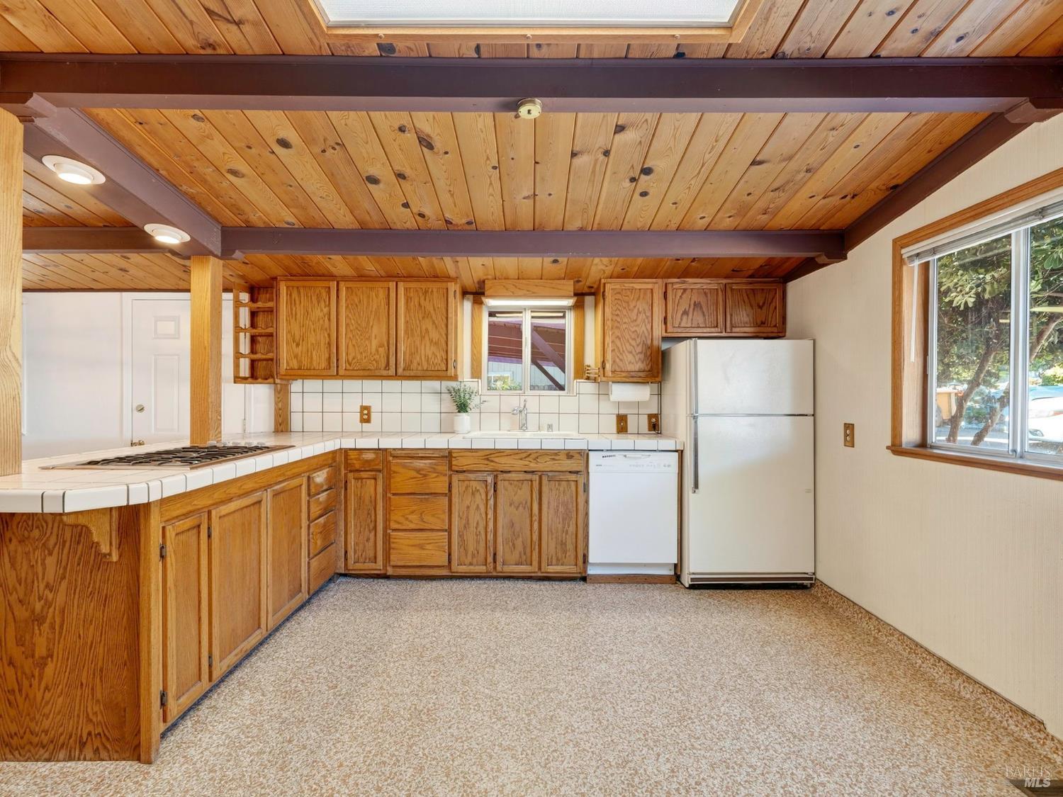 Detail Gallery Image 11 of 40 For 810 Mendocino Dr, Ukiah,  CA 95482 - 4 Beds | 2 Baths