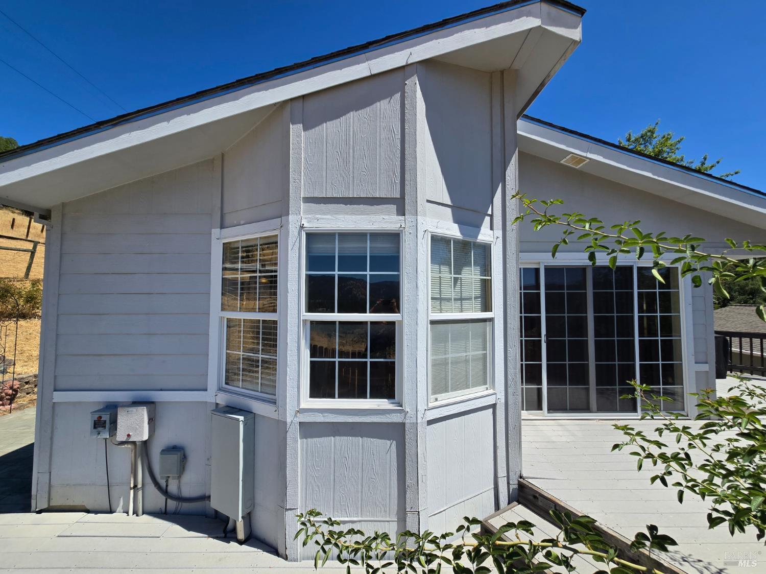 Detail Gallery Image 1 of 32 For 2110 Fern Canyon Rd, Ukiah,  CA 95482 - 3 Beds | 2 Baths