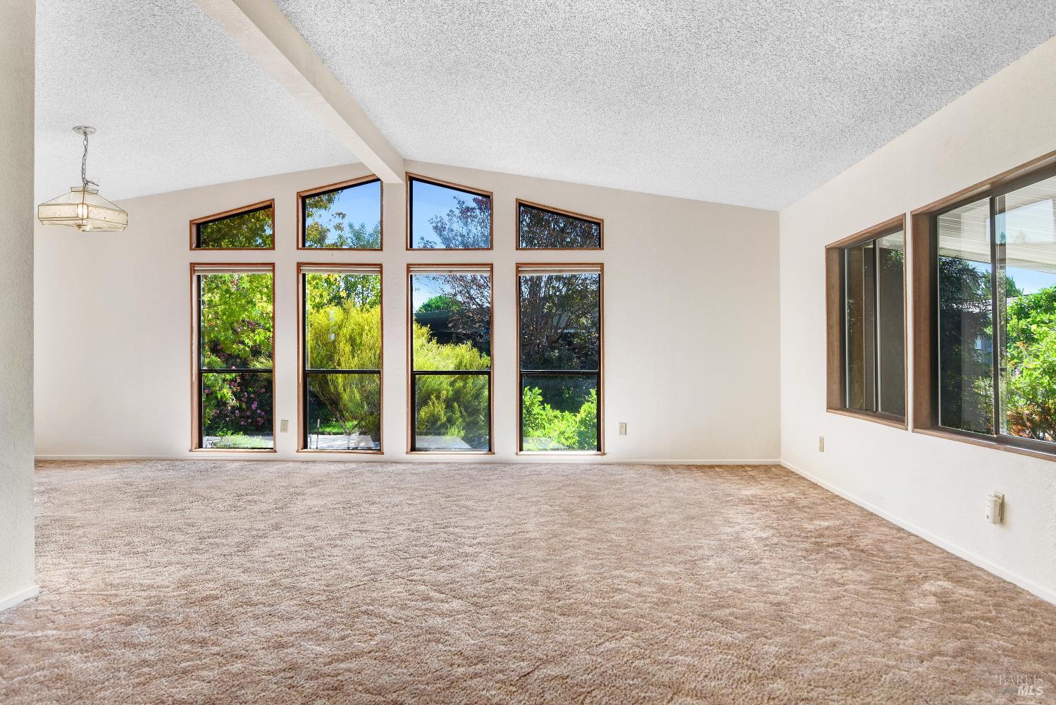 Detail Gallery Image 5 of 21 For 53 Guadalajara Dr, Sonoma,  CA 95476 - 2 Beds | 2 Baths