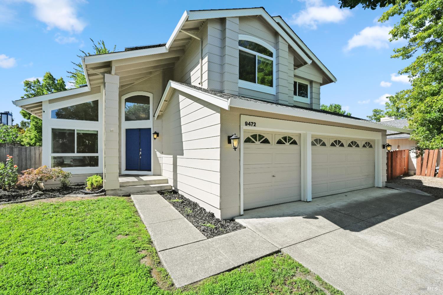 Detail Gallery Image 1 of 34 For 9472 Wellington Cir, Windsor,  CA 95492 - 4 Beds | 2/1 Baths