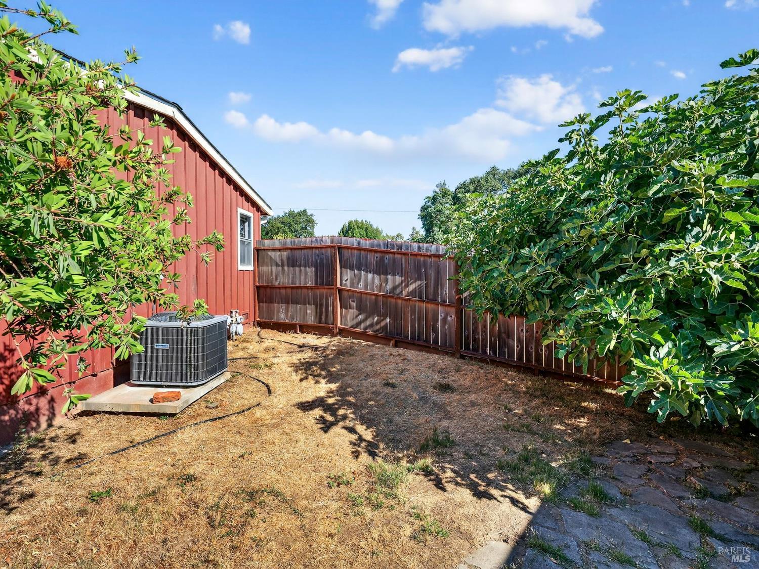 Detail Gallery Image 38 of 40 For 810 Mendocino Dr, Ukiah,  CA 95482 - 4 Beds | 2 Baths