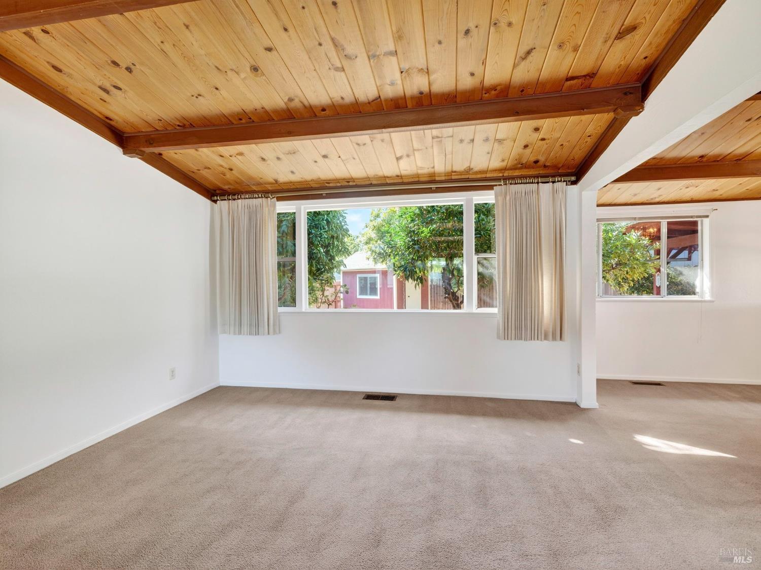 Detail Gallery Image 8 of 40 For 810 Mendocino Dr, Ukiah,  CA 95482 - 4 Beds | 2 Baths