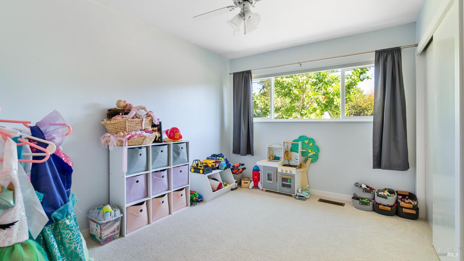 Detail Gallery Image 13 of 35 For 7826 Brookside Ave, Sebastopol,  CA 95472 - 4 Beds | 2/1 Baths