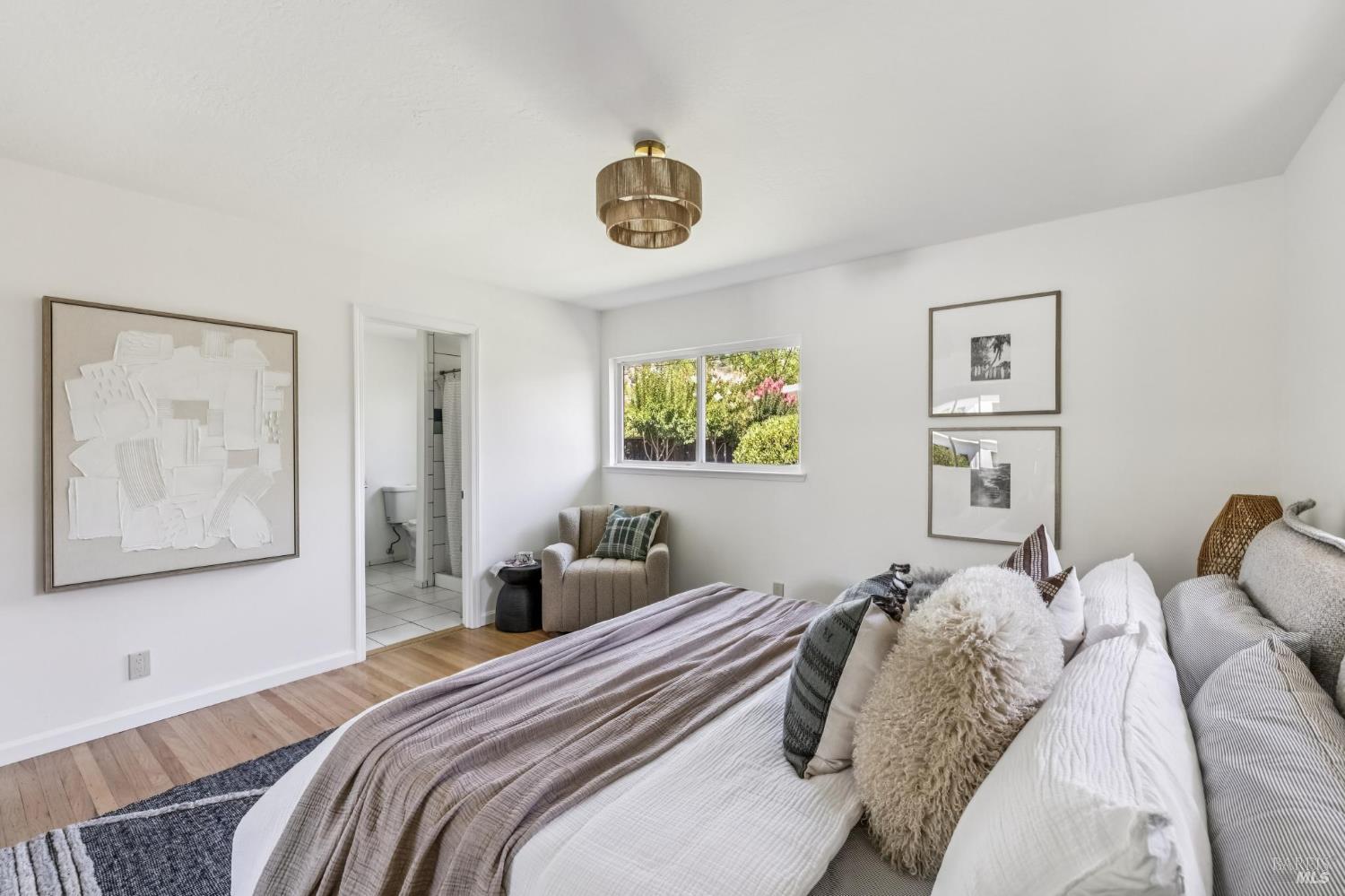 Detail Gallery Image 20 of 46 For 296 Elvia Ct, San Rafael,  CA 94903 - 3 Beds | 2 Baths