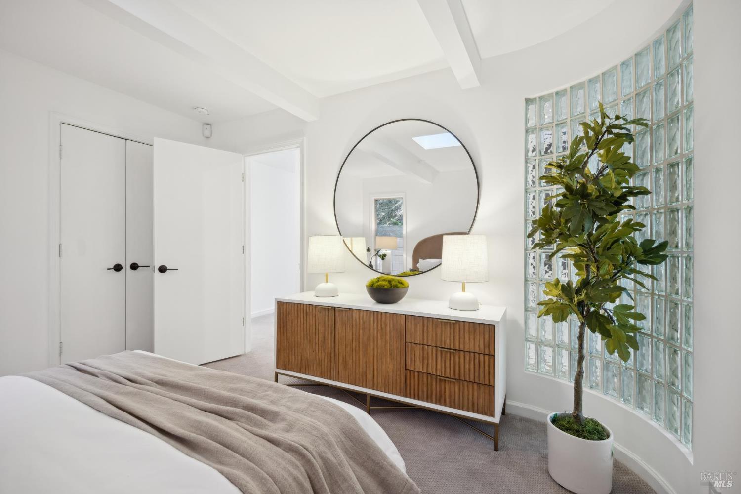Detail Gallery Image 28 of 47 For 84 Eastview Ave, Tiburon,  CA 94920 - 3 Beds | 2/1 Baths