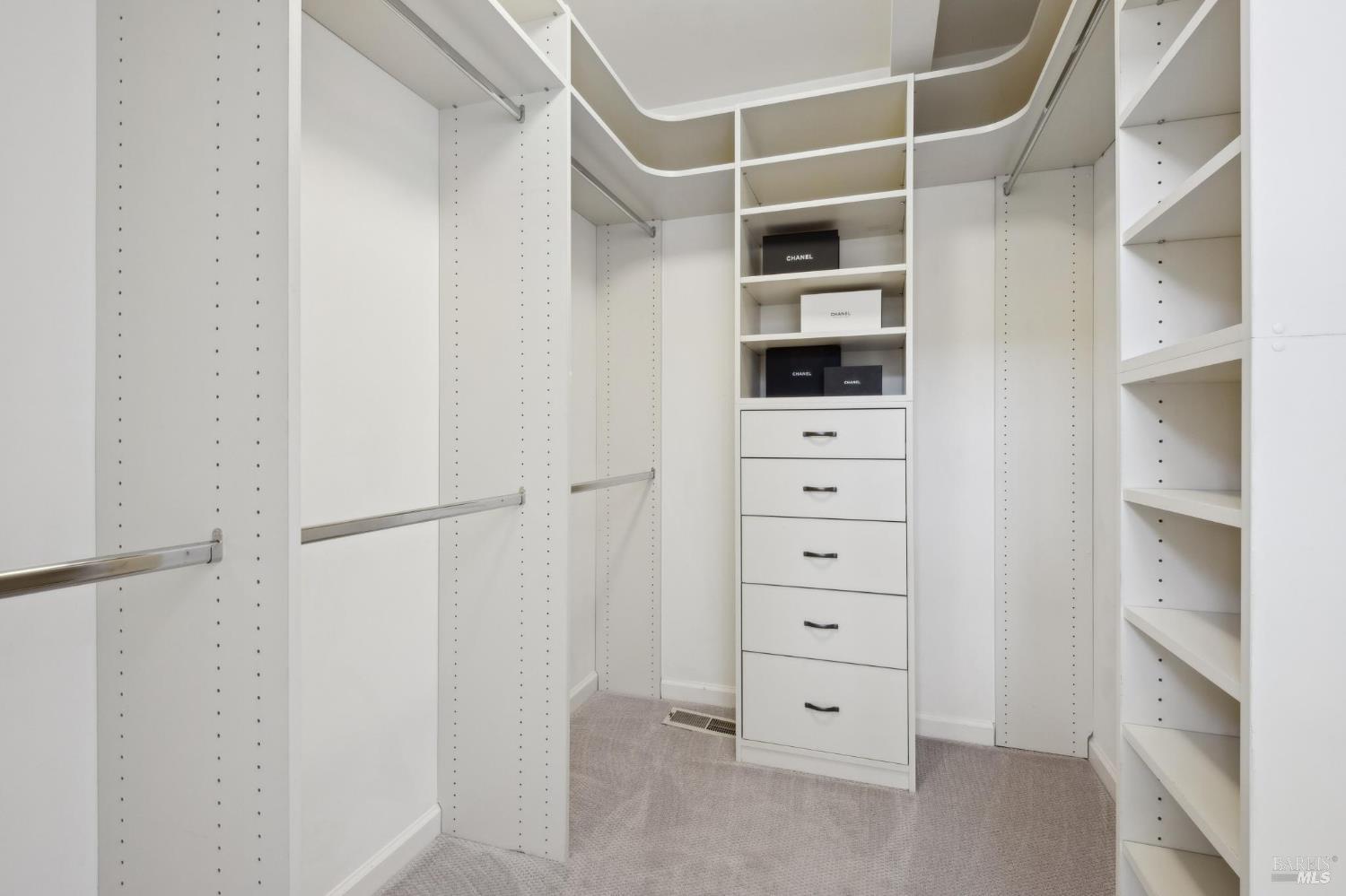 Detail Gallery Image 22 of 47 For 84 Eastview Ave, Tiburon,  CA 94920 - 3 Beds | 2/1 Baths