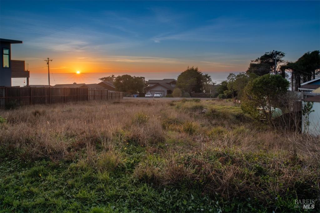 Detail Gallery Image 1 of 10 For 38421 Robinson Reef Dr, Gualala,  CA 95445 - – Beds | – Baths