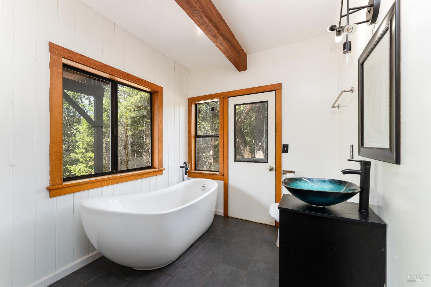 Detail Gallery Image 14 of 46 For 6001 Red Tail Way, Ukiah,  CA 95482 - 2 Beds | 1 Baths