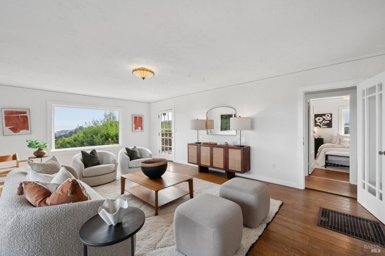Detail Gallery Image 2 of 70 For 112 Edison Ave, Corte Madera,  CA 94925 - 5 Beds | 3 Baths