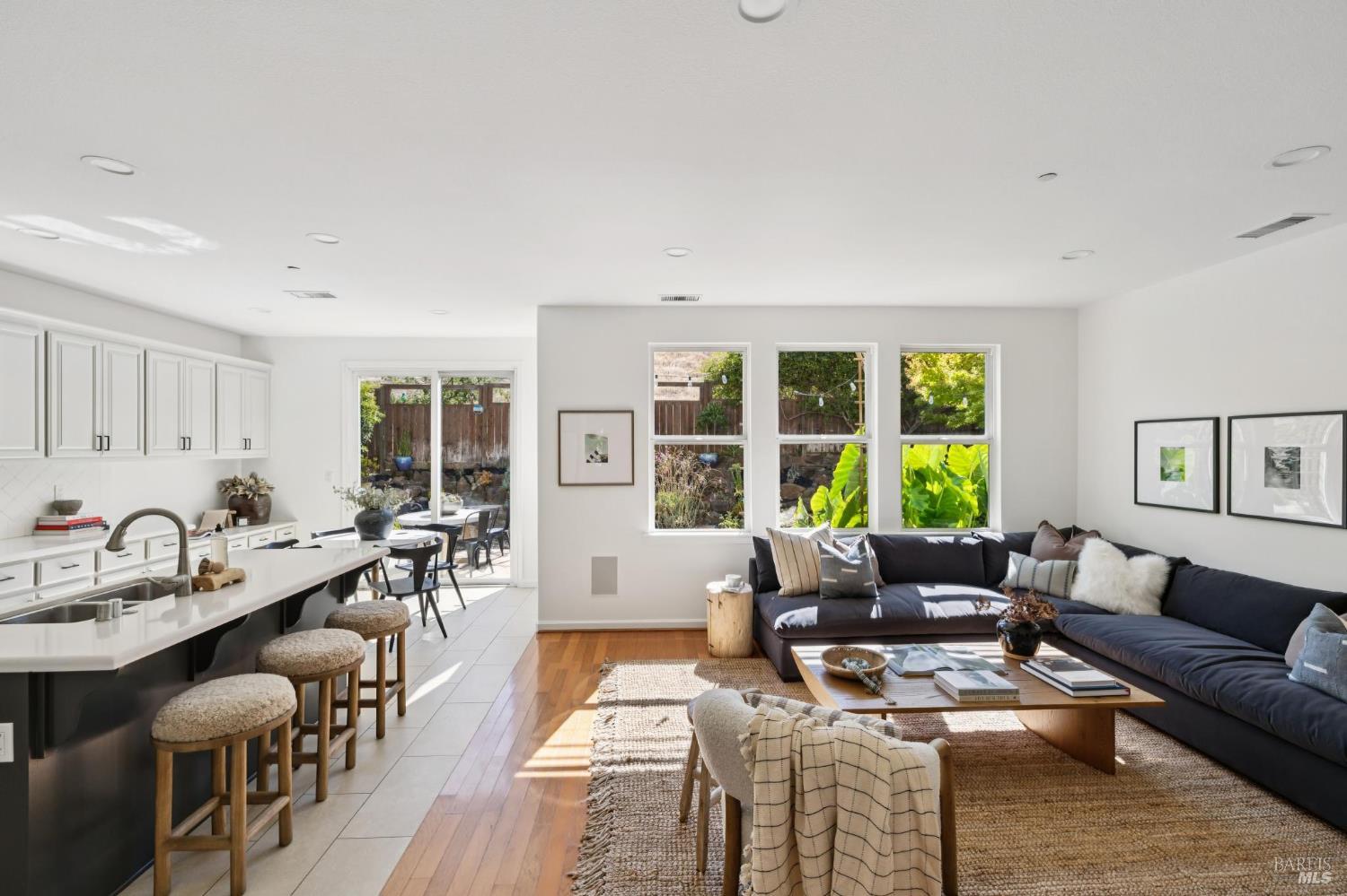 Detail Gallery Image 1 of 52 For 24 Sunny Cove Dr, Novato,  CA 94949 - 5 Beds | 3/1 Baths