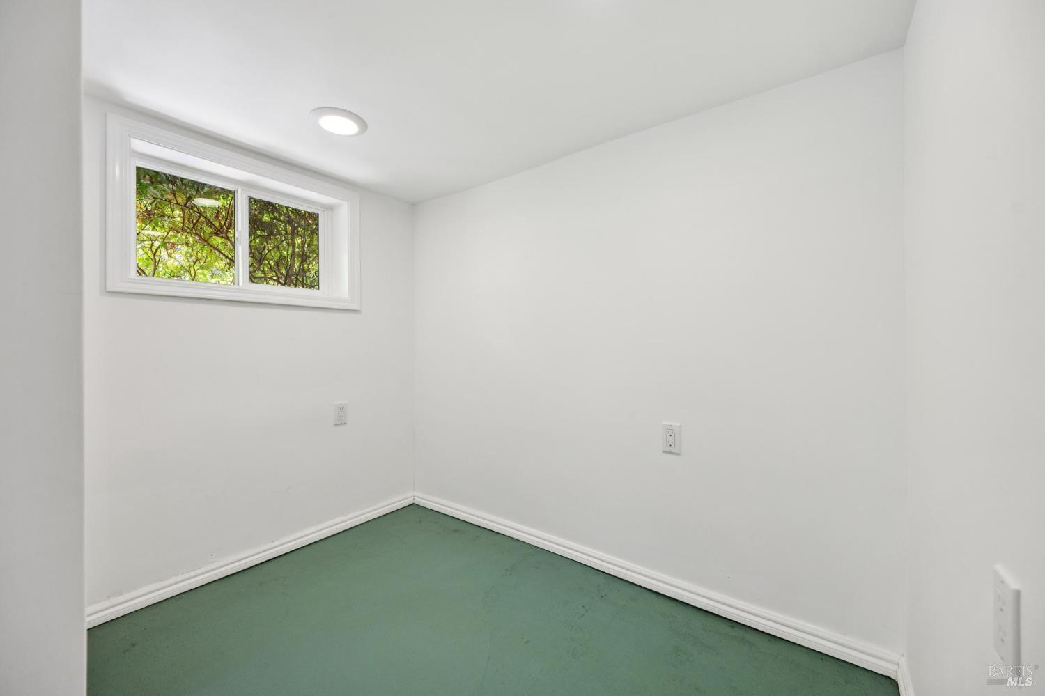 Detail Gallery Image 33 of 38 For 224 Elm Ave, Mill Valley,  CA 94941 - 2 Beds | 1 Baths
