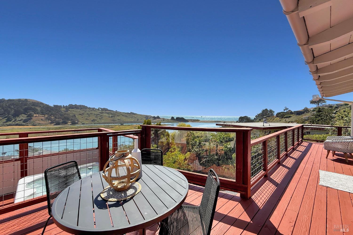 Detail Gallery Image 4 of 61 For 10701 Hereford Dr, Jenner,  CA 95450 - 2 Beds | 1 Baths