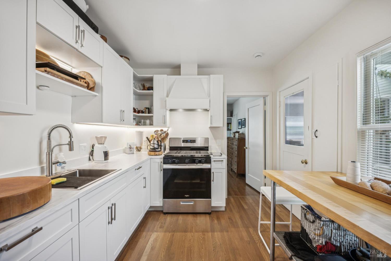 Detail Gallery Image 7 of 42 For 104 F St, San Rafael,  CA 94901 - – Beds | – Baths