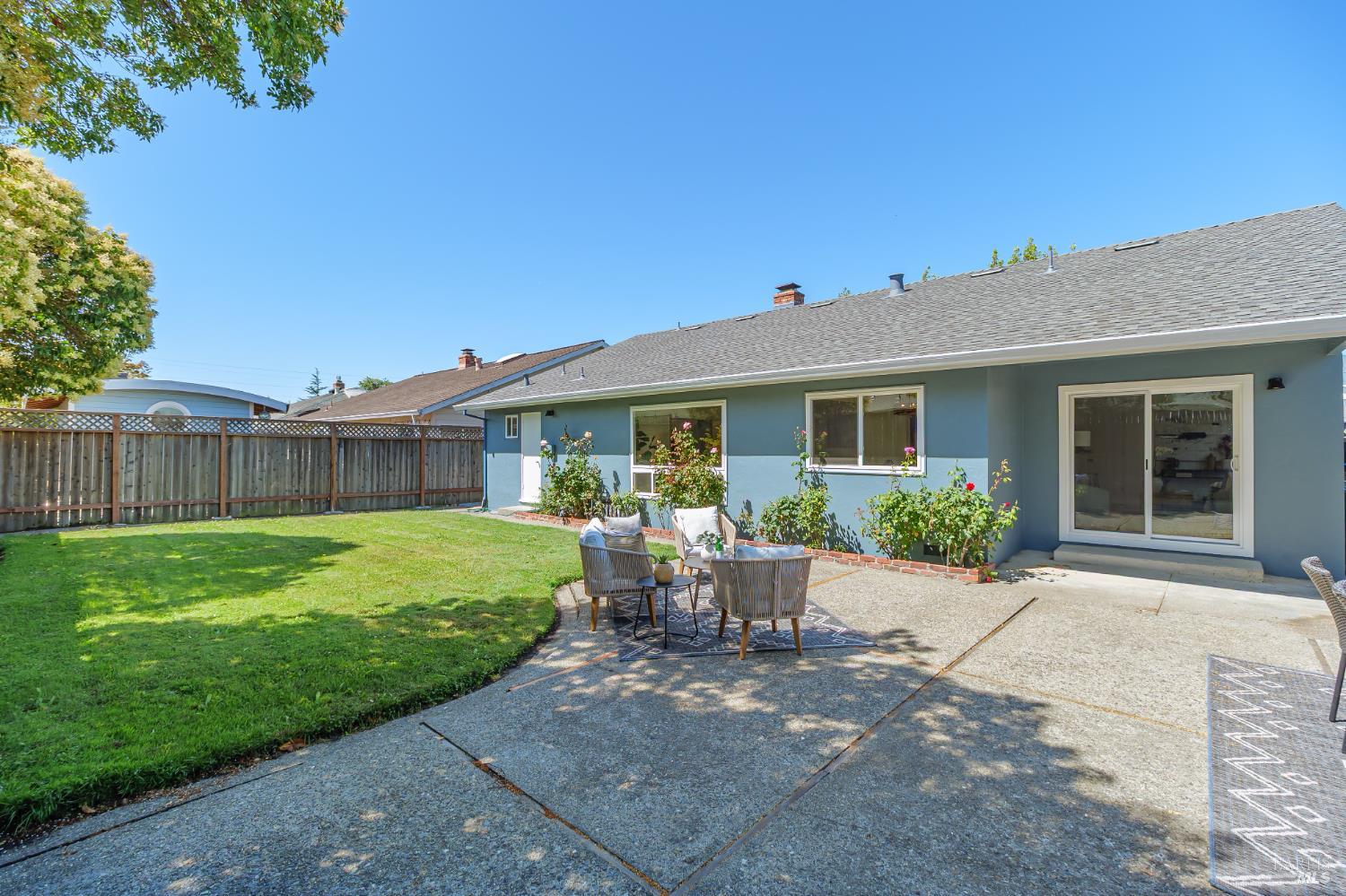 Detail Gallery Image 26 of 38 For 160 Golden Hind Psge, Corte Madera,  CA 94925 - 3 Beds | 2 Baths
