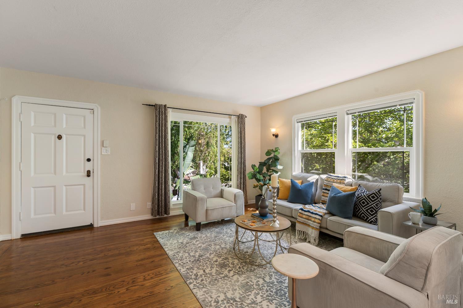 Detail Gallery Image 11 of 74 For 219 Mayo Ave, Vallejo,  CA 94590 - 3 Beds | 2 Baths
