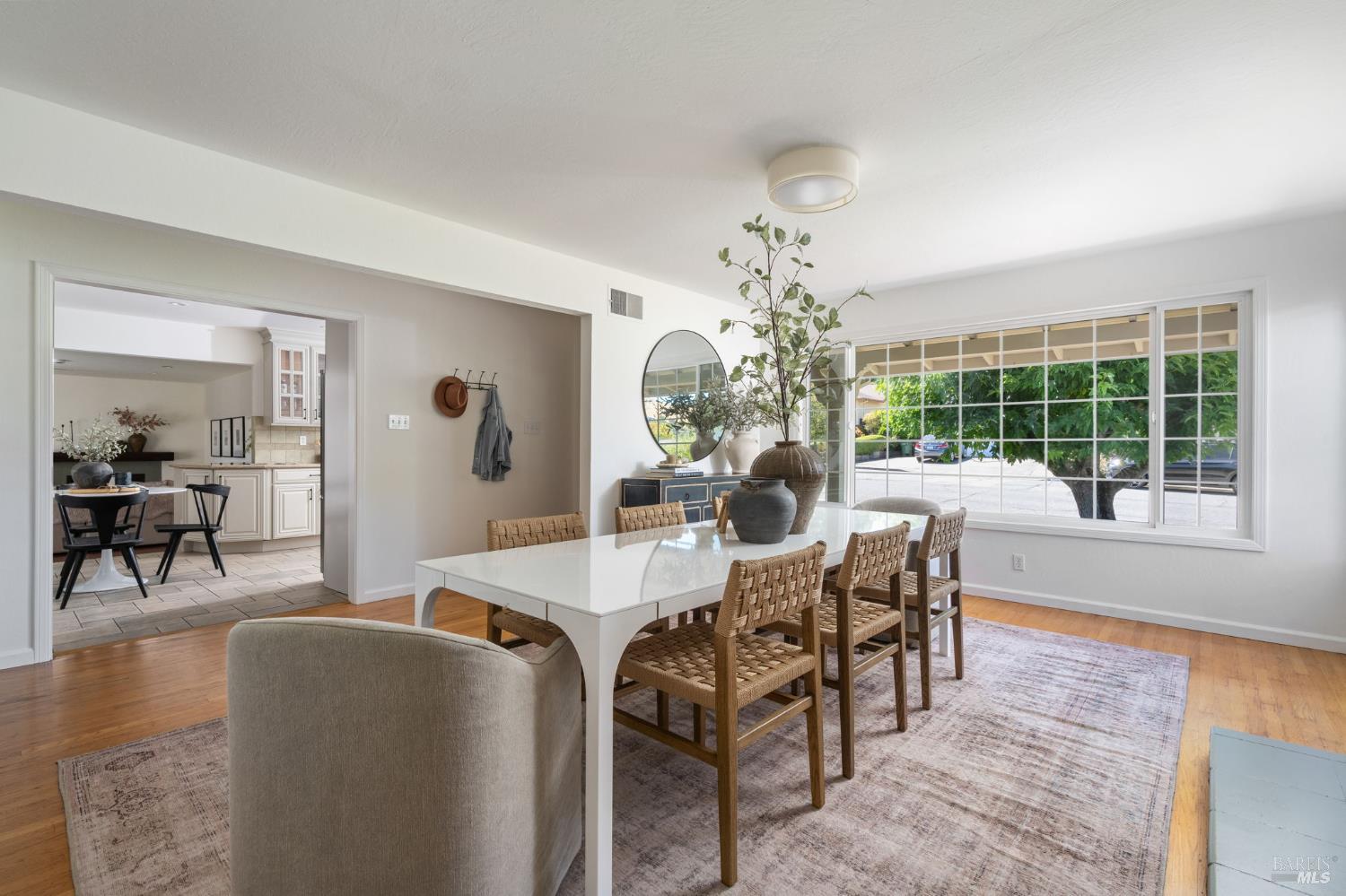 Detail Gallery Image 5 of 27 For 535 Tamarack Dr, San Rafael,  CA 94903 - 3 Beds | 2 Baths