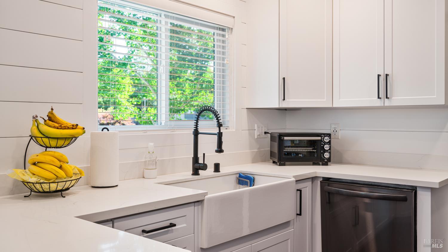 Detail Gallery Image 11 of 35 For 7826 Brookside Ave, Sebastopol,  CA 95472 - 4 Beds | 2/1 Baths