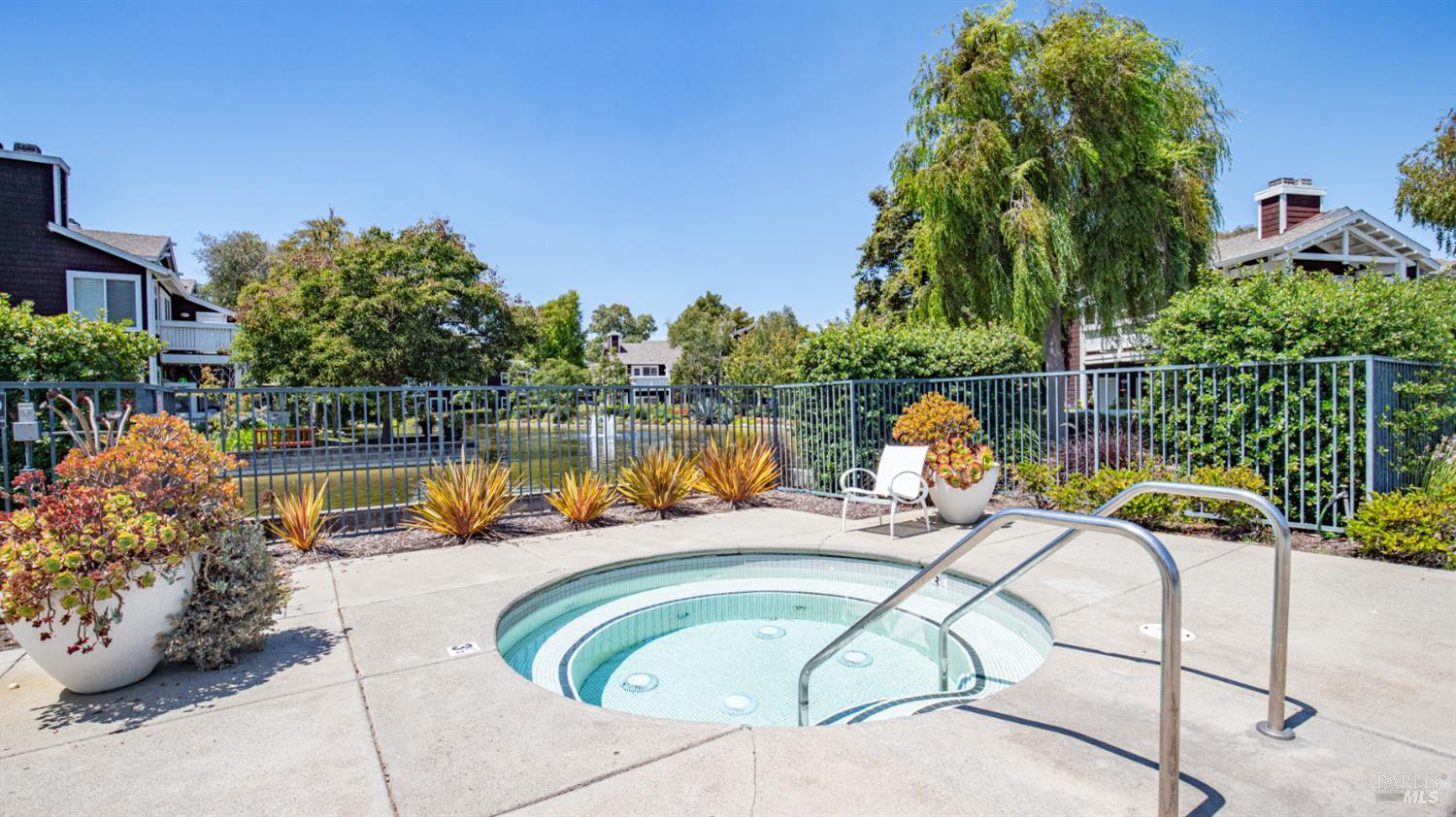 Detail Gallery Image 18 of 24 For 209 E Bayside Ct, Richmond,  CA 94804 - 2 Beds | 2 Baths