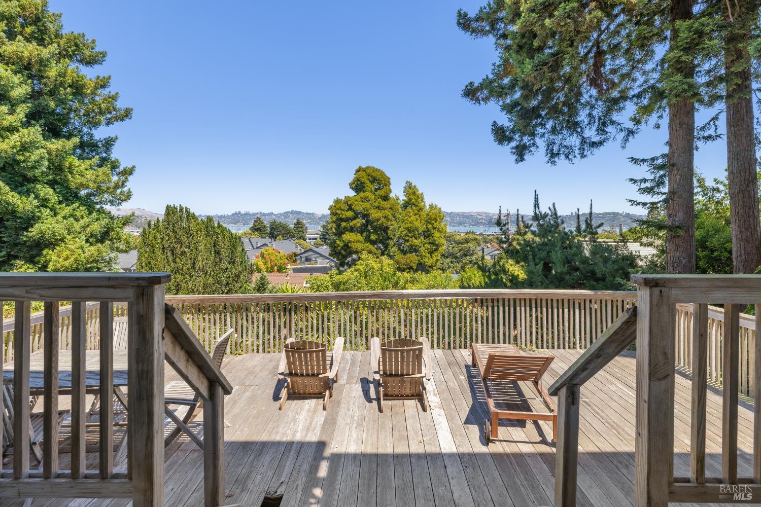 Detail Gallery Image 4 of 11 For 138 Buchanan Dr, Sausalito,  CA 94965 - – Beds | – Baths