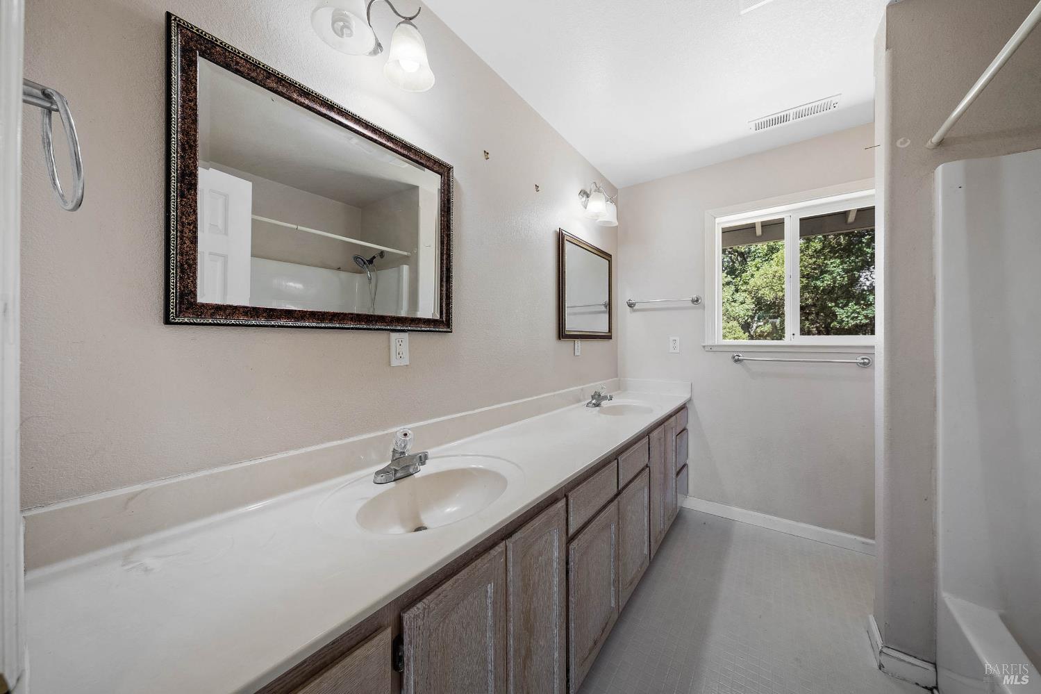 Detail Gallery Image 33 of 68 For 457 Miramonte Ave, Lakeport,  CA 95453 - 4 Beds | 2/1 Baths