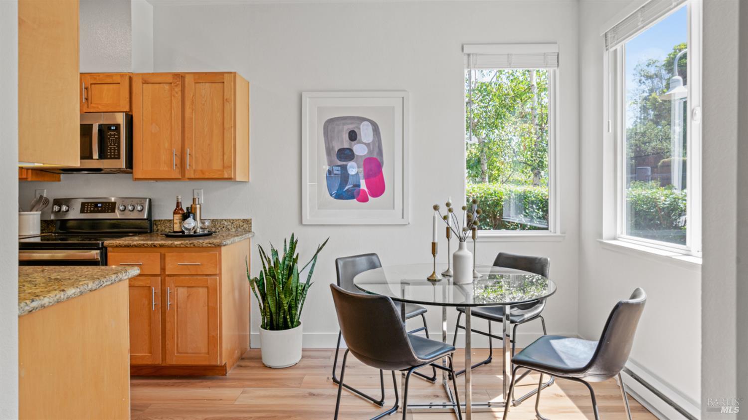 Detail Gallery Image 7 of 24 For 209 E Bayside Ct, Richmond,  CA 94804 - 2 Beds | 2 Baths