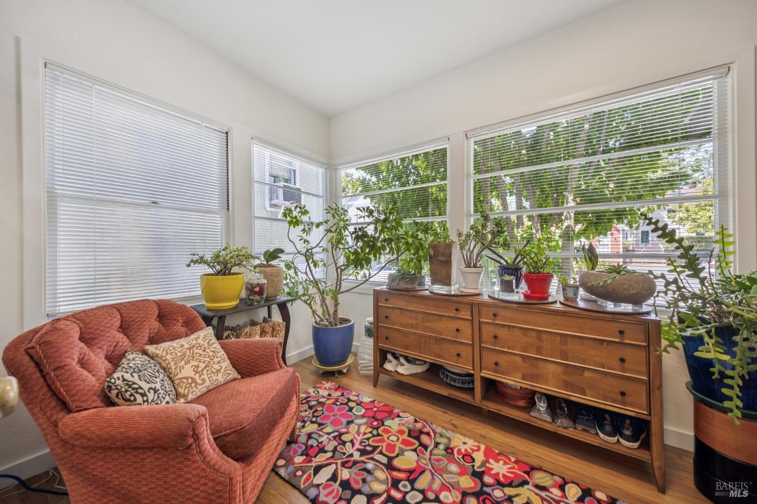 Detail Gallery Image 4 of 42 For 104 F St, San Rafael,  CA 94901 - – Beds | – Baths