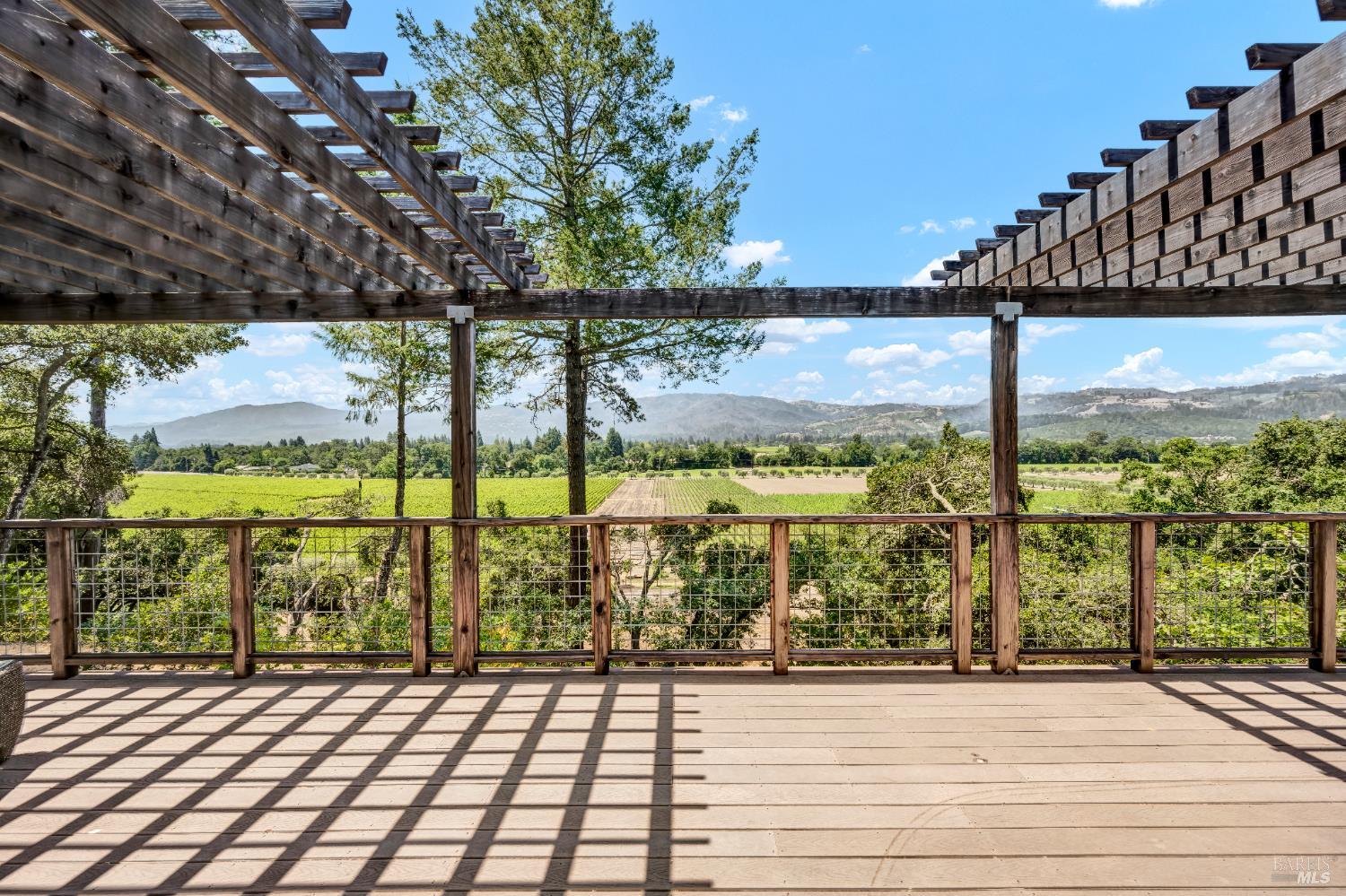 Detail Gallery Image 1 of 21 For 522 Meadowood Ln, Saint Helena,  CA 94574 - 2 Beds | 3 Baths