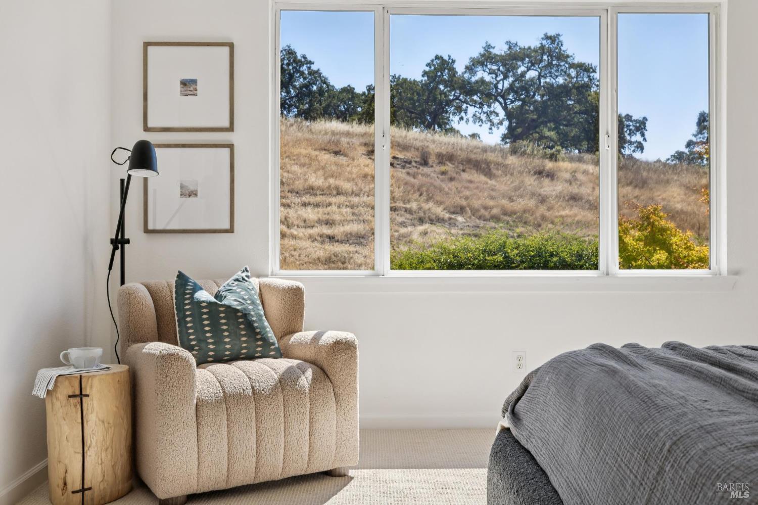 Detail Gallery Image 25 of 52 For 24 Sunny Cove Dr, Novato,  CA 94949 - 5 Beds | 3/1 Baths